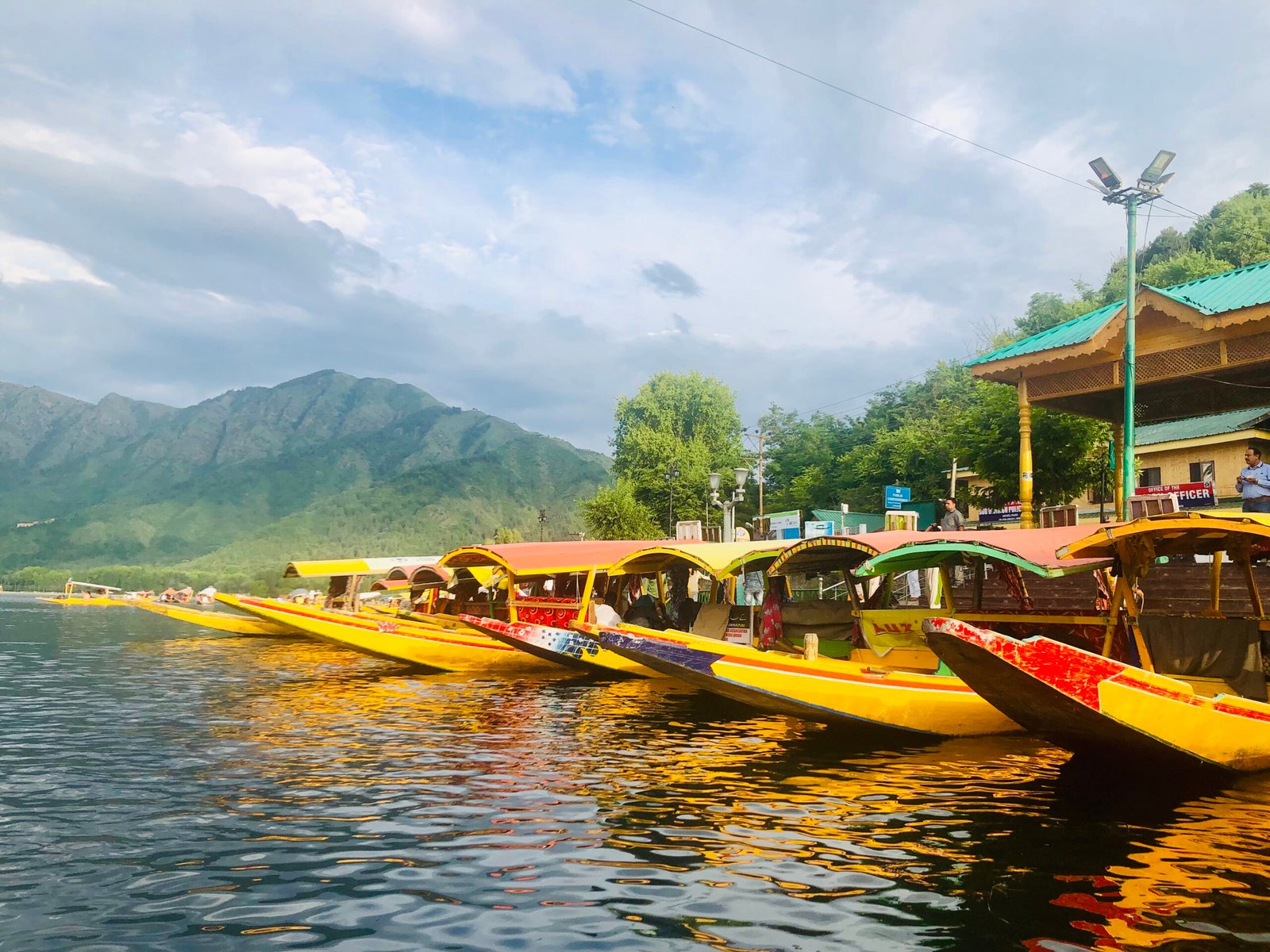Kashmir itinerary for 5 days with Shikara on Dal Lake Srinagar