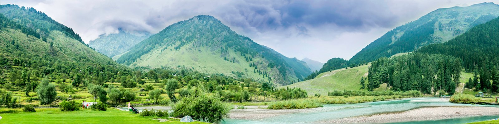 Panoramic mountain scenery of Betaab Valley near Pahalgam