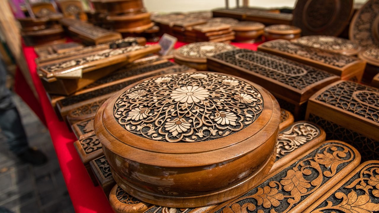 Traditional Kashmiri handicrafts and textiles in Srinagar